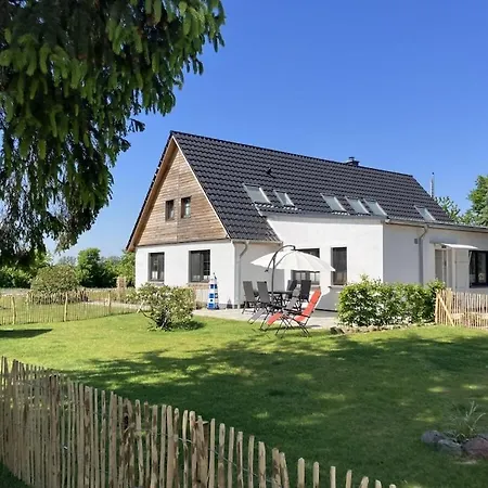 With 1 Bedroom Tremt