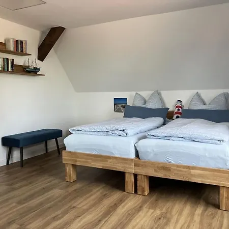 With 1 Bedroom Tremt