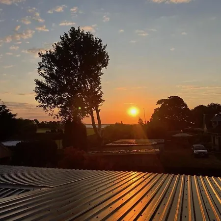 Dom wakacyjny With 1 Bedroom Tremt